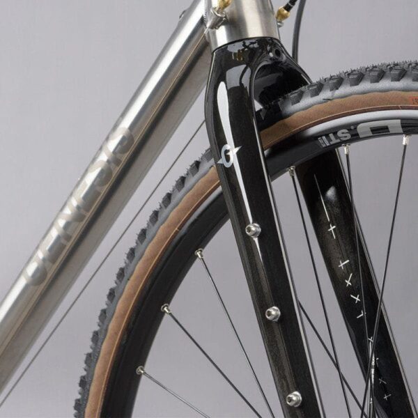 Vélo gravel Genesis Croix de Fer Titane