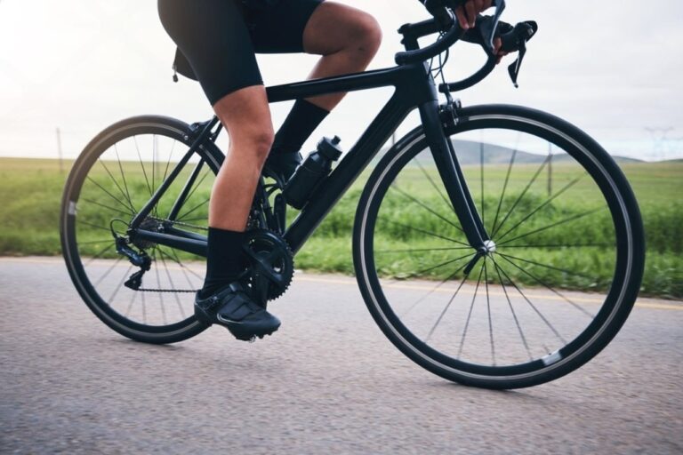 Comment choisir le bon cadre vélo pour la route ou la course ?